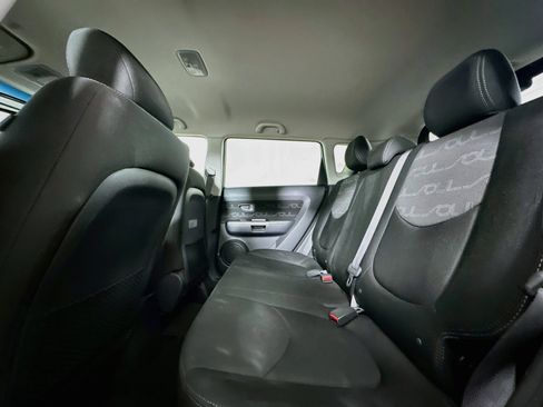 Used 2013 Kia Soul + w/ Audio Pkg FWD image 26