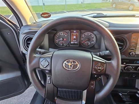 Used 2022 Toyota Tacoma SR image 11