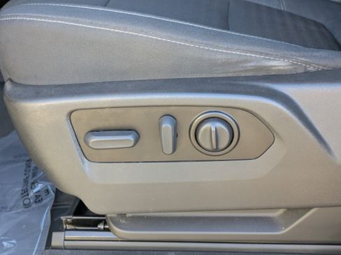 Used 2022 Chevrolet Silverado 3500 LT w/ Convenience Package image 21