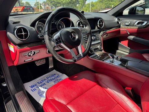 Used 2014 Mercedes-Benz SL 550 image 2