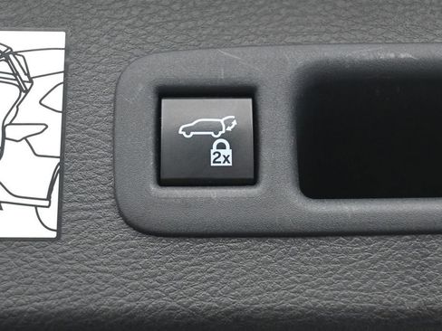 Used 2021 Toyota Sienna XSE w/ XSE Plus Package FWD image 31