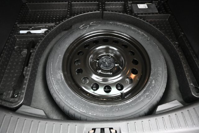 Used 2017 Ford Escape SE w/ Equipment Group 201A FWD image 12