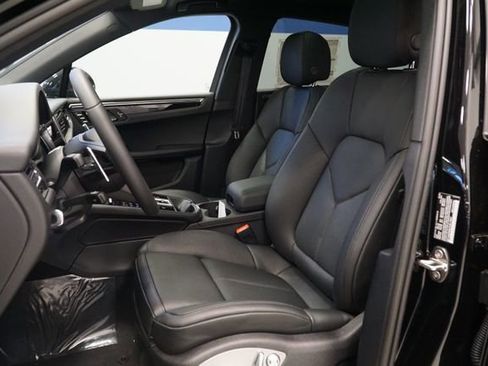 New 2026 Porsche Macan image 5