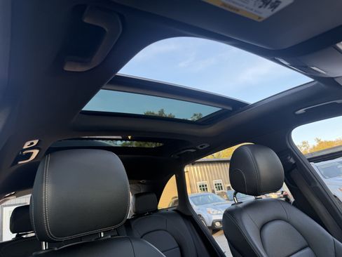 Used 2019 Mercedes-Benz GLC 300 image 26