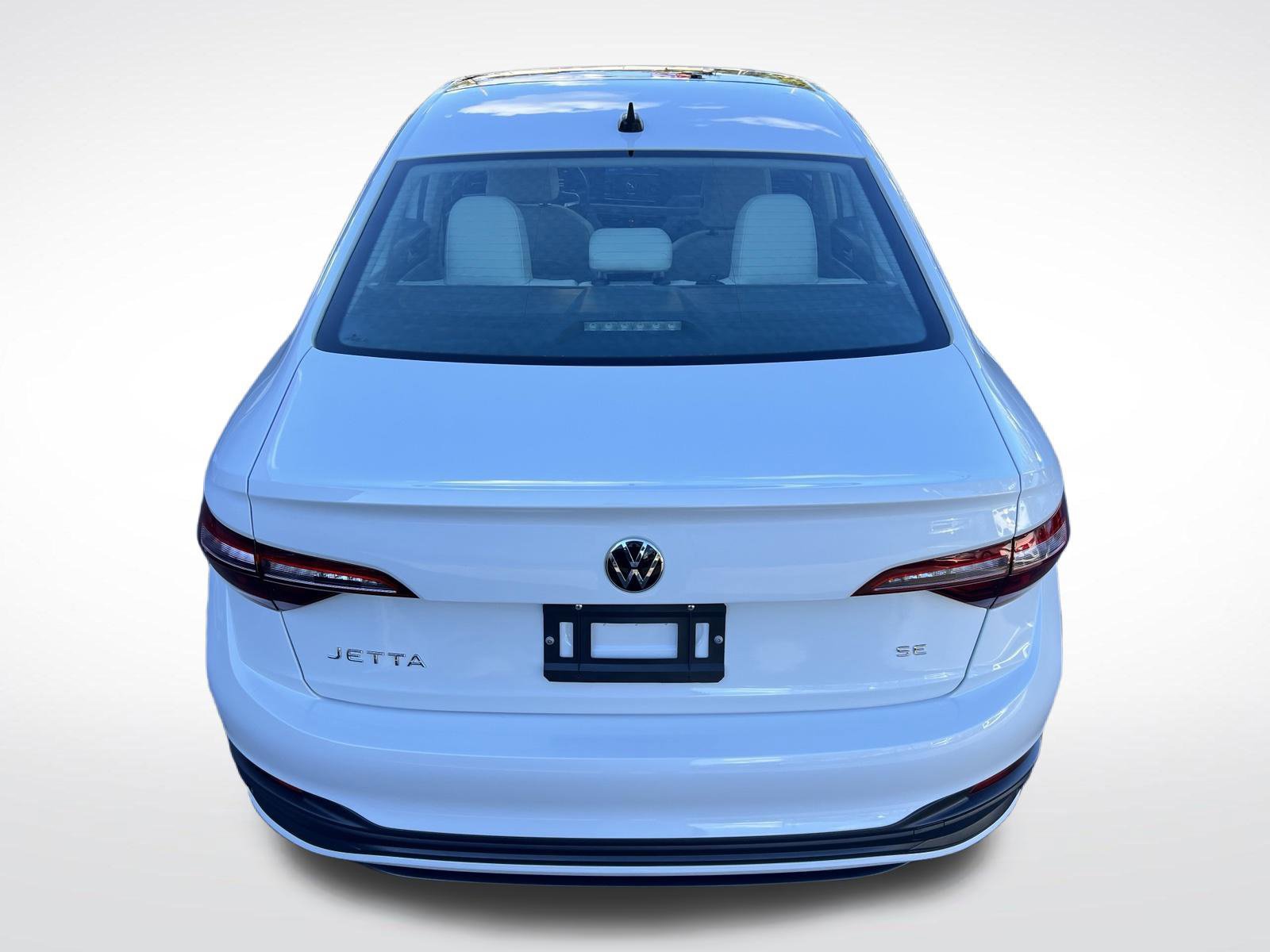 Used 2024 Volkswagen Jetta SE w/ Panoramic Sunroof Package FWD image 8