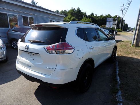 Used 2015 Nissan Rogue SL w/ SL Premium Package image 3