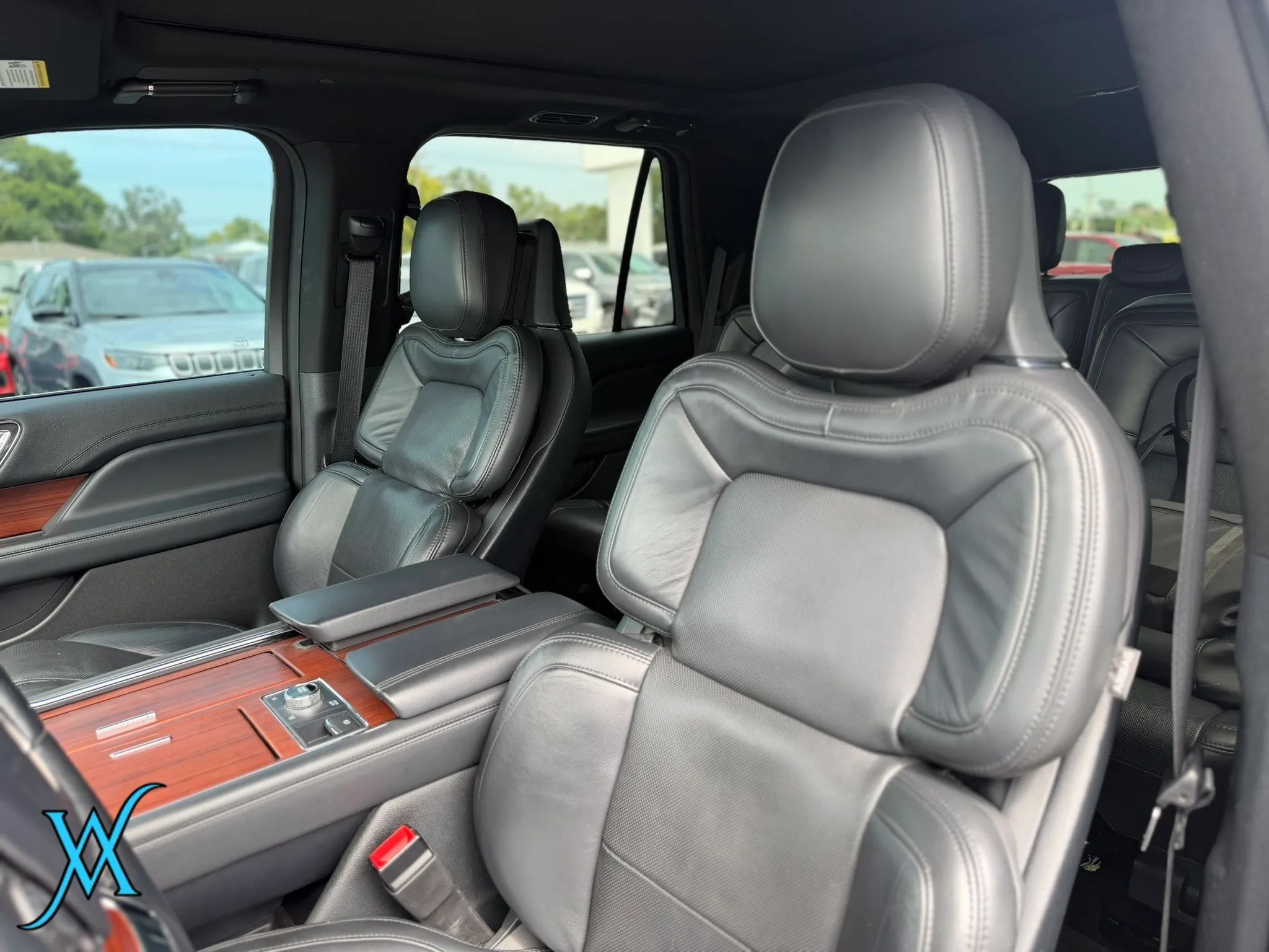 Used 2023 Lincoln Navigator Reserve AWD/4WD image 14