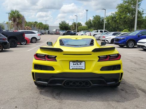 Used 2023 Chevrolet Corvette Z06 w/ Stealth Interior Trim Package RWD image 6