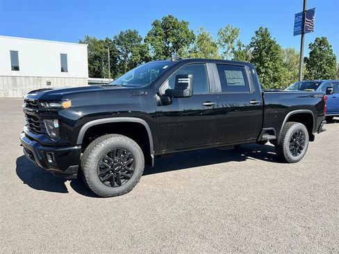 New 2026 Chevrolet Silverado 2500 Custom w/ Custom Value Package AWD/4WD image 1