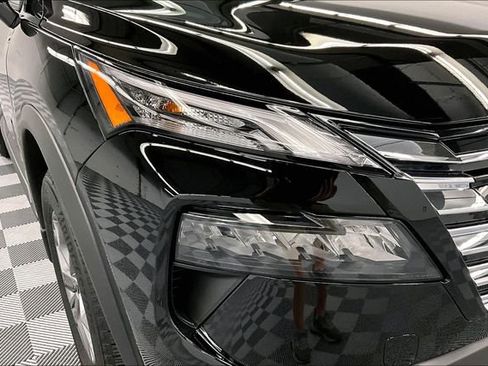 New 2025 Nissan Rogue S image 15