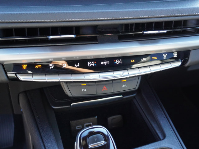 Used 2025 Cadillac XT4 Premium Luxury FWD image 37