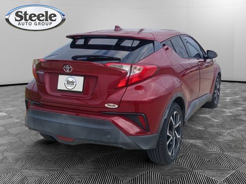 Used 2018 Toyota C-HR XLE FWD image 30