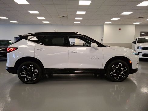 Certified 2023 Chevrolet Blazer RS w/ Driver Confidence II Package image 7