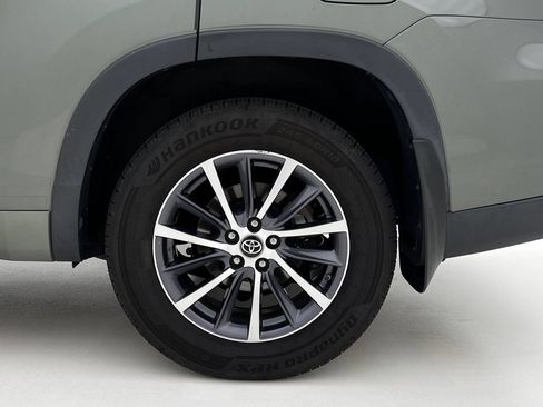 Used 2017 Toyota Highlander XLE AWD/4WD image 28