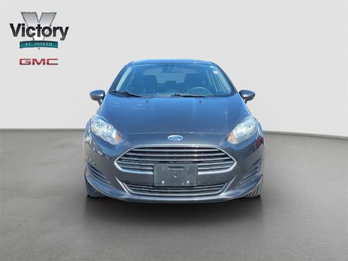 Used 2019 Ford Fiesta SE image 2