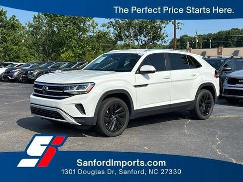Used 2023 Volkswagen Atlas Cross Sport SE FWD image 1