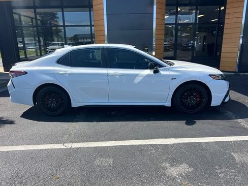 Used 2023 Toyota Camry SE FWD image 2
