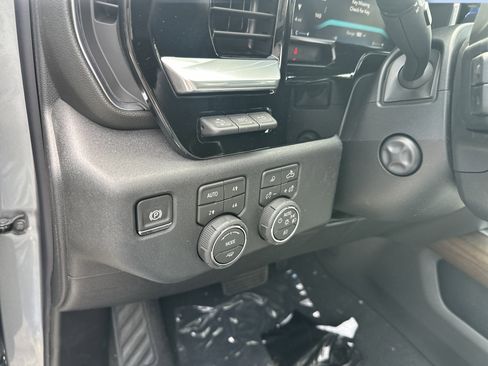 New 2026 Chevrolet Silverado 1500 High Country AWD/4WD image 13