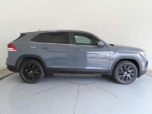 New 2026 Volkswagen Atlas Cross Sport SE image 2