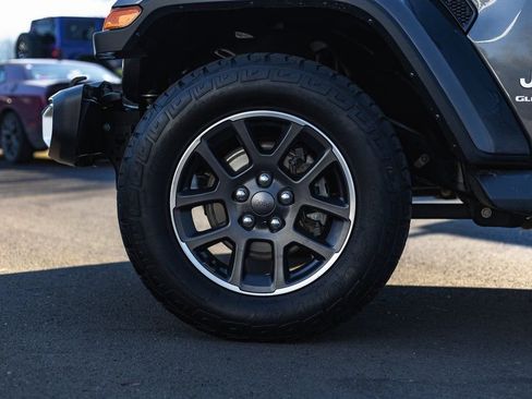 Used 2023 Jeep Gladiator Overland w/ Popular Equipment Package image 15