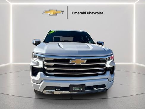 Used 2022 Chevrolet Silverado 1500 High Country w/ Technology Package image 4