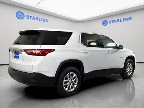 Used 2021 Chevrolet Traverse LS image 9