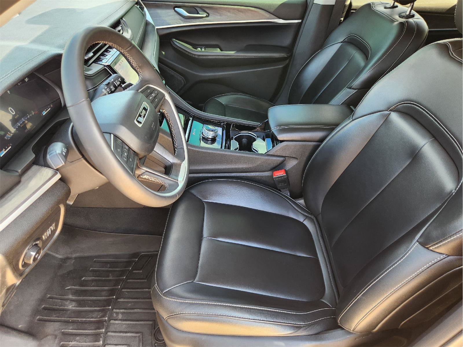 Used 2023 Jeep Grand Cherokee L Limited RWD image 13