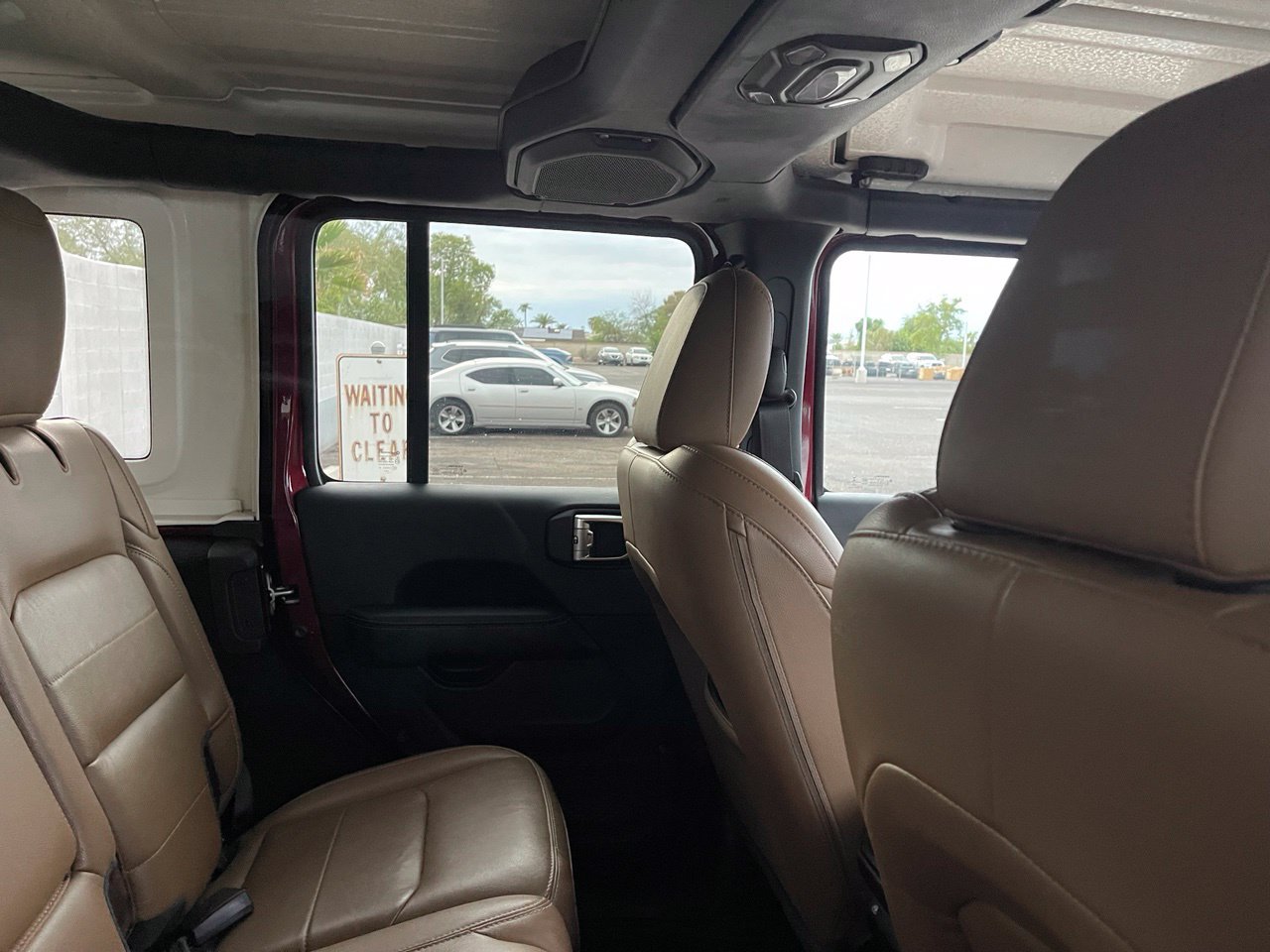Used 2021 Jeep Wrangler Unlimited Sahara AWD/4WD image 7