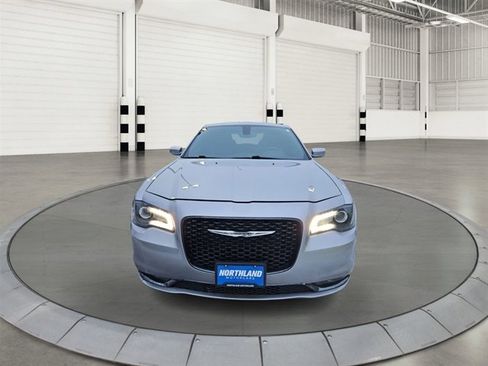 Used 2018 Chrysler 300 S image 8