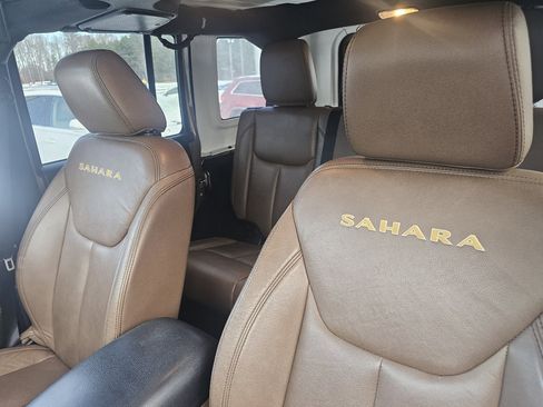 Used 2015 Jeep Wrangler Unlimited Sahara w/ Max Tow Package image 9