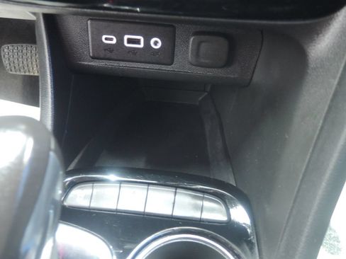 Used 2023 Buick Encore GX Preferred w/ Cold Weather Comfort Package FWD image 16