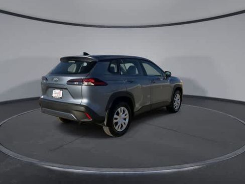 Used 2026 Toyota Corolla Cross L image 8