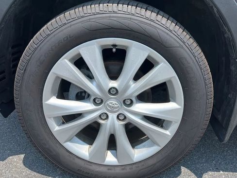 Used 2013 Toyota RAV4 Limited AWD/4WD image 19