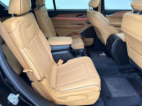 Used 2021 Jeep Grand Cherokee L Summit AWD/4WD image 30