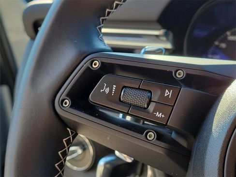 Certified 2025 Porsche Macan Turbo image 35