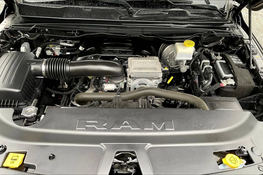 Used 2024 RAM 1500 Big Horn AWD/4WD image 30