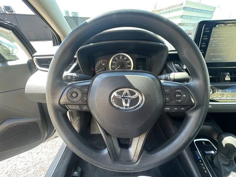 Used 2022 Toyota Corolla LE image 14