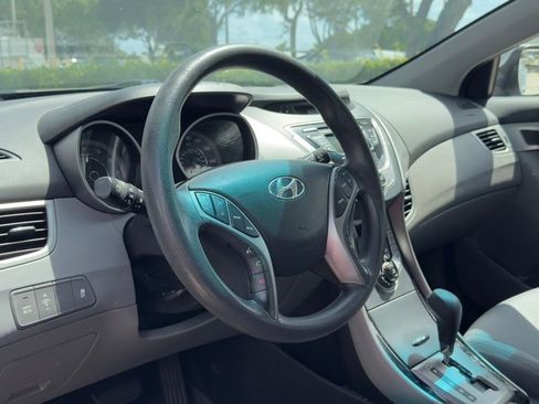 Used 2013 Hyundai Elantra GLS w/ Preferred Pkg FWD image 10