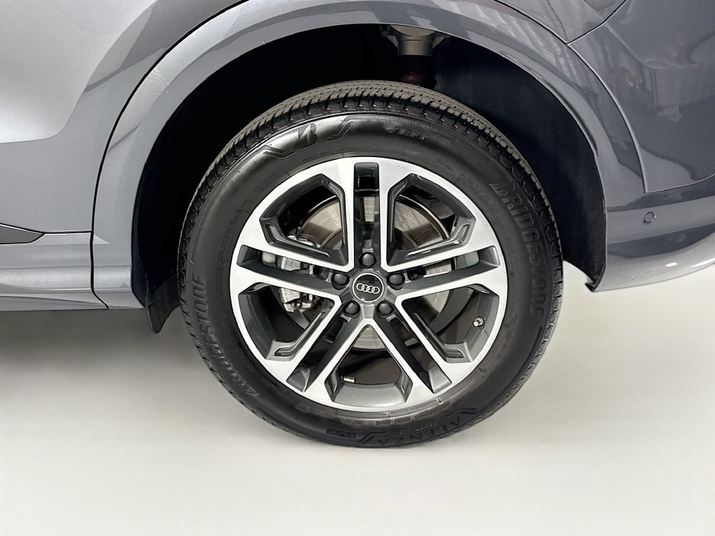 Certified 2025 Audi Q5 Premium Plus w/ Premium Plus AWD/4WD image 32