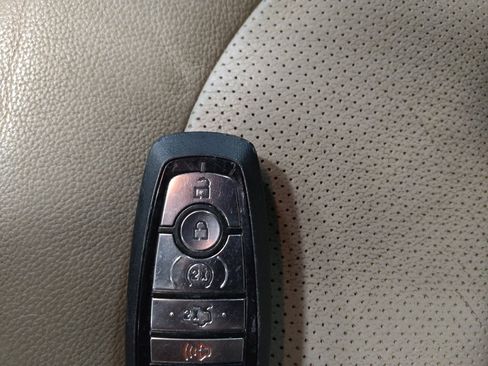 Used 2018 Ford Explorer Limited w/ Equipment Group 301A FWD image 32