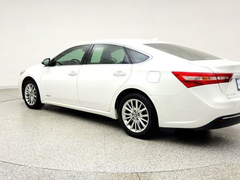 Used 2018 Toyota Avalon Limited FWD image 7