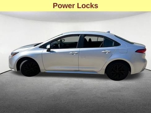 Used 2021 Toyota Corolla LE FWD image 6