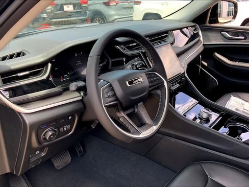 New 2023 Jeep Grand Cherokee 4WD 4xe image 8