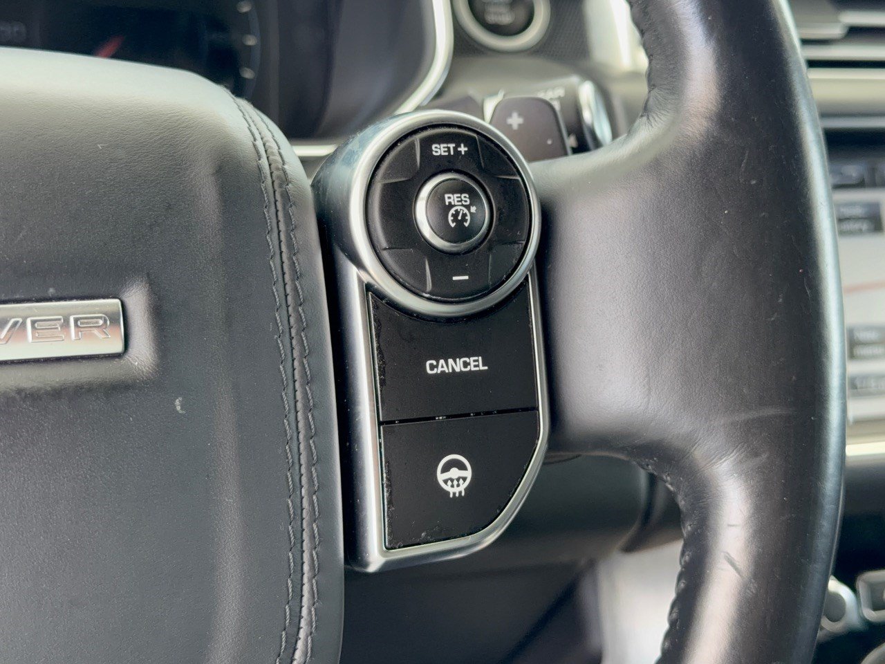 Used 2015 Land Rover Range Rover Supercharged AWD/4WD image 19