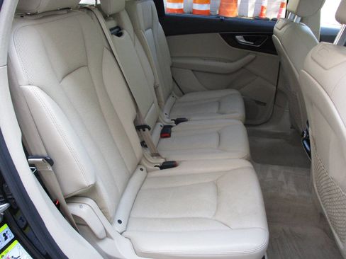 Used 2018 Audi Q7 3.0T Prestige w/ Prestige Package image 27