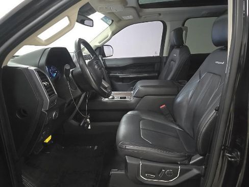 Used 2019 Ford Expedition Platinum RWD image 4