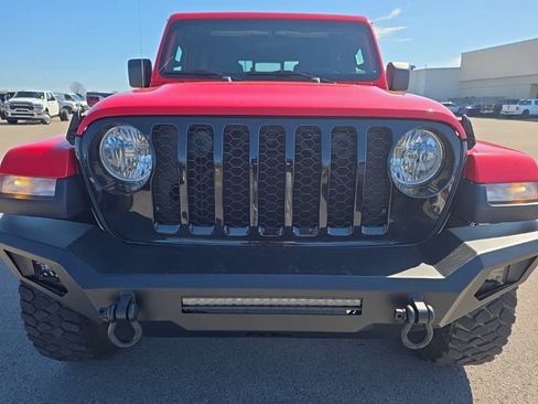 Used 2022 Jeep Gladiator Willys image 2