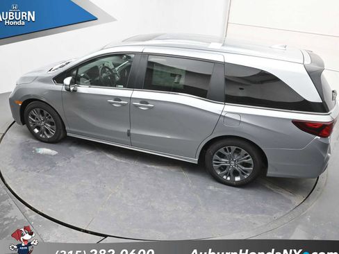 New 2026 Honda Odyssey Touring image 27