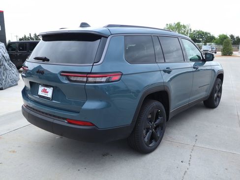 New 2026 Jeep Grand Cherokee L Limited w/ Limited Altitude Package AWD/4WD image 23