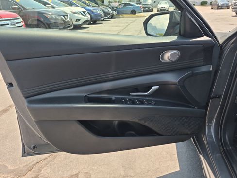 Certified 2025 Hyundai Elantra SEL FWD image 14